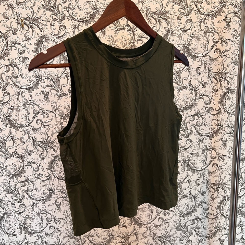 Athleta ultimate muscle tank, olive color, size small